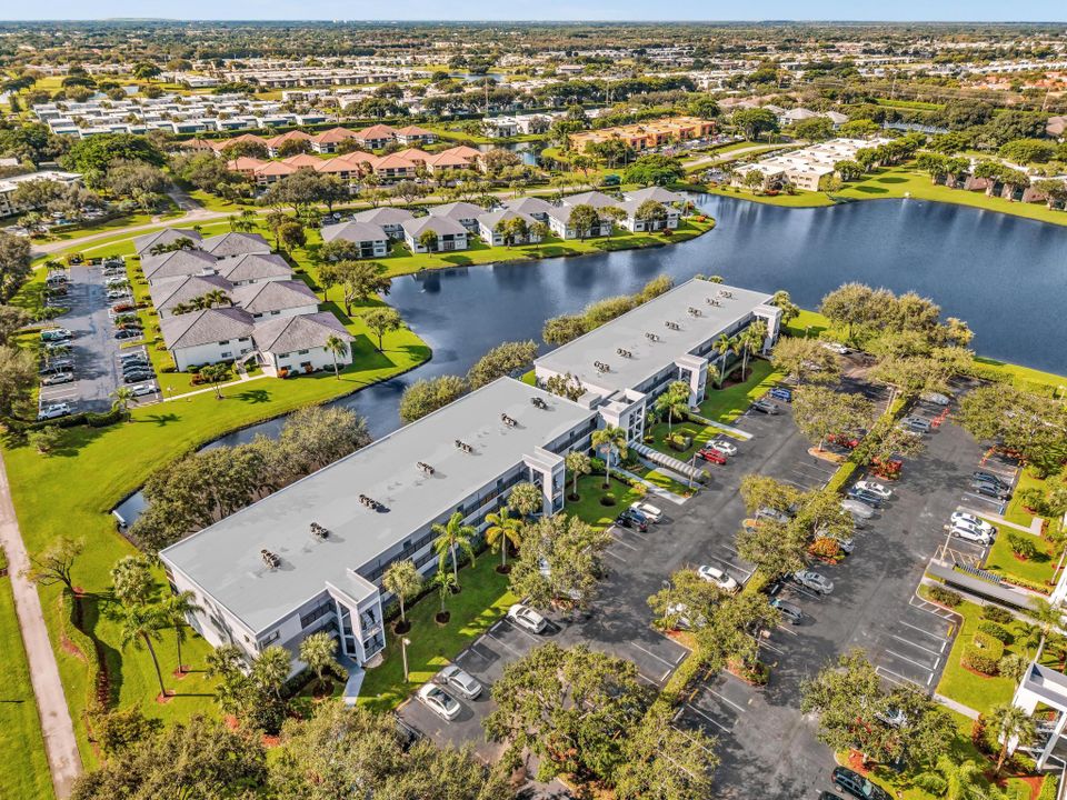 Active With Contract: $199,000 (2 beds, 2 baths, 1362 Square Feet)