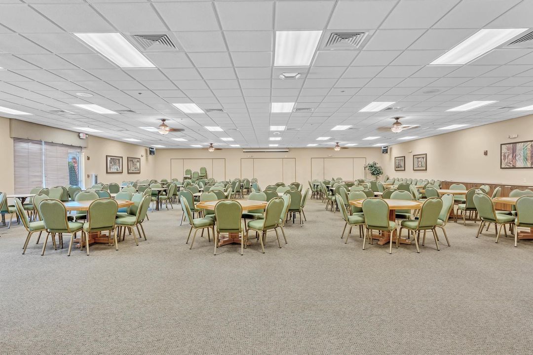 Active With Contract: $199,000 (2 beds, 2 baths, 1362 Square Feet)