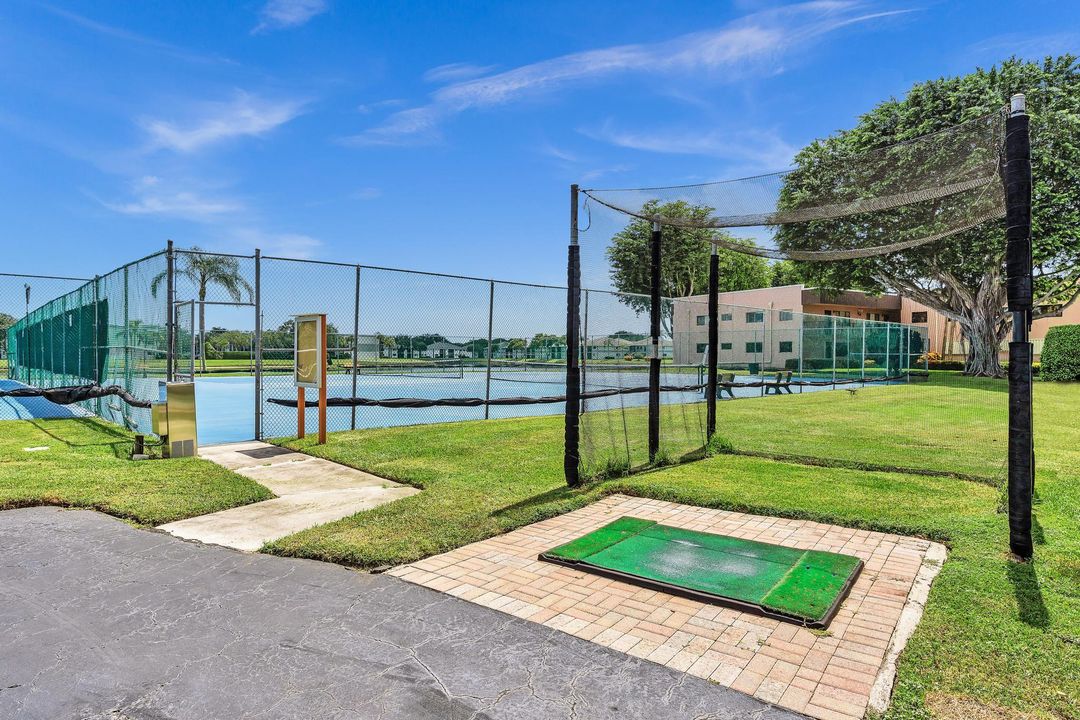 Active With Contract: $199,000 (2 beds, 2 baths, 1362 Square Feet)