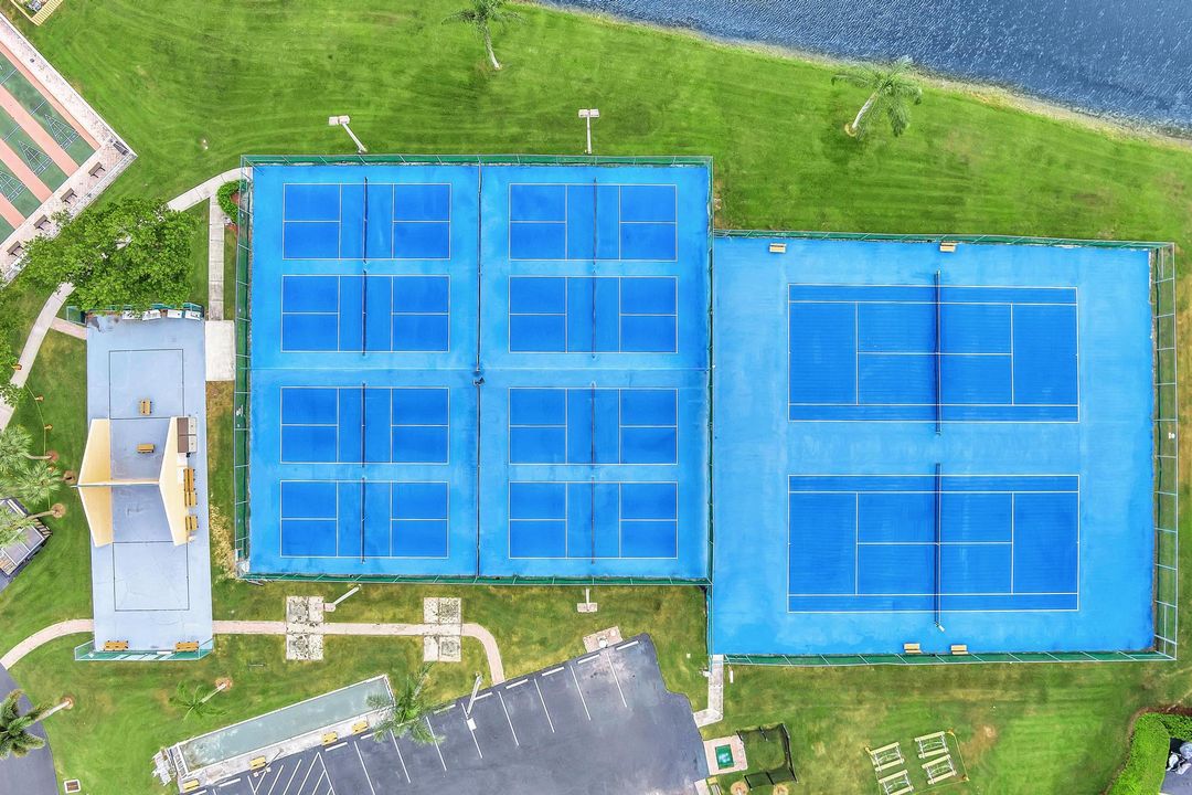 Active With Contract: $199,000 (2 beds, 2 baths, 1362 Square Feet)