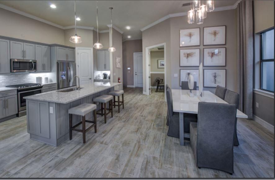 合同活跃: $499,610 (3 贝兹, 2 浴室, 2197 平方英尺)