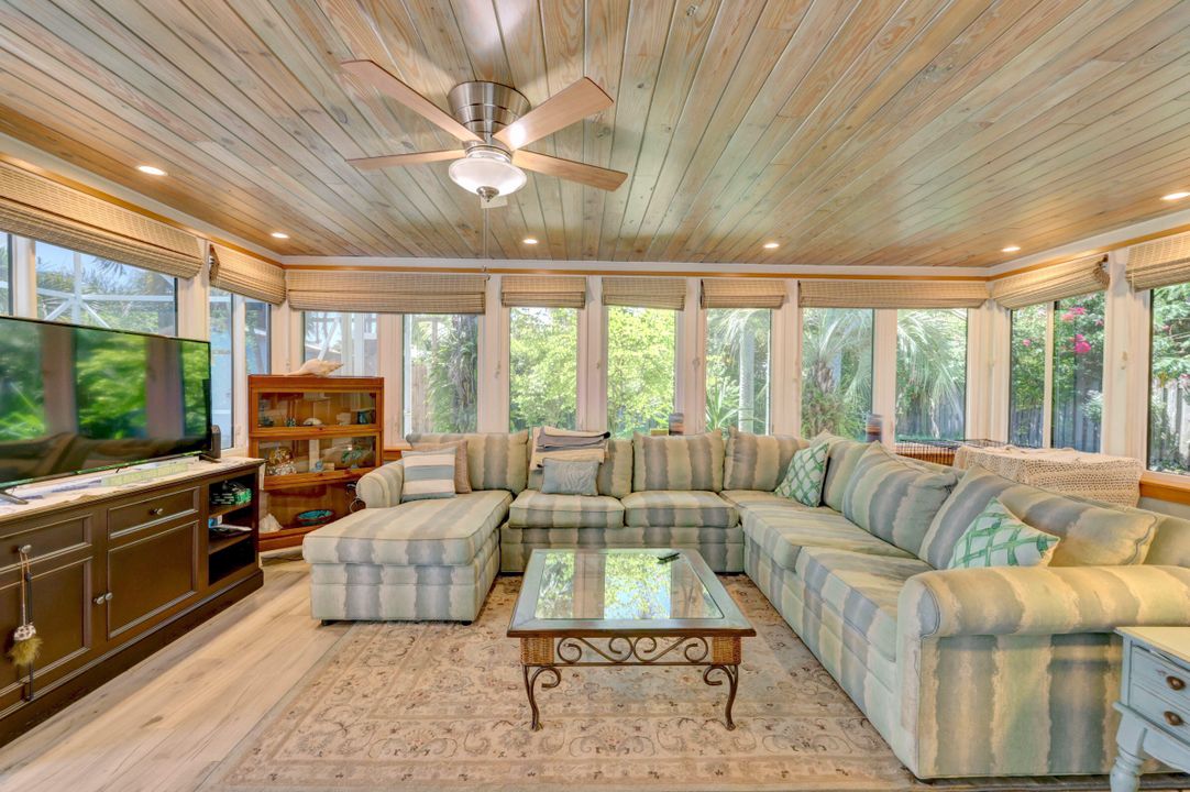 For Sale: $727,700 (3 beds, 2 baths, 1777 Square Feet)