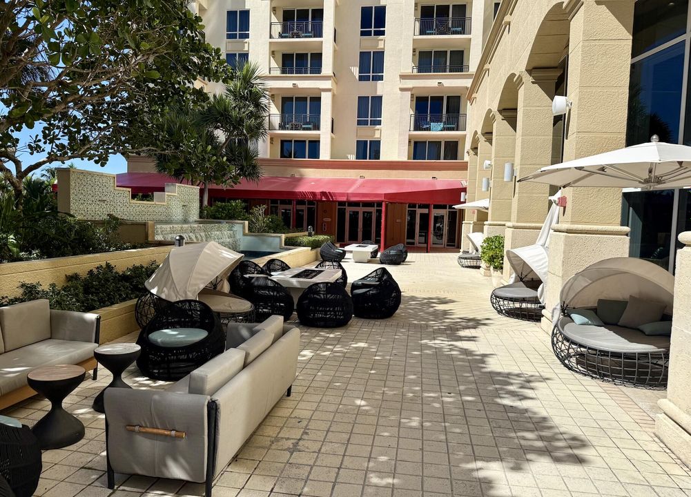 For Sale: $2,800,000 (3 beds, 3 baths, 2801 Square Feet)