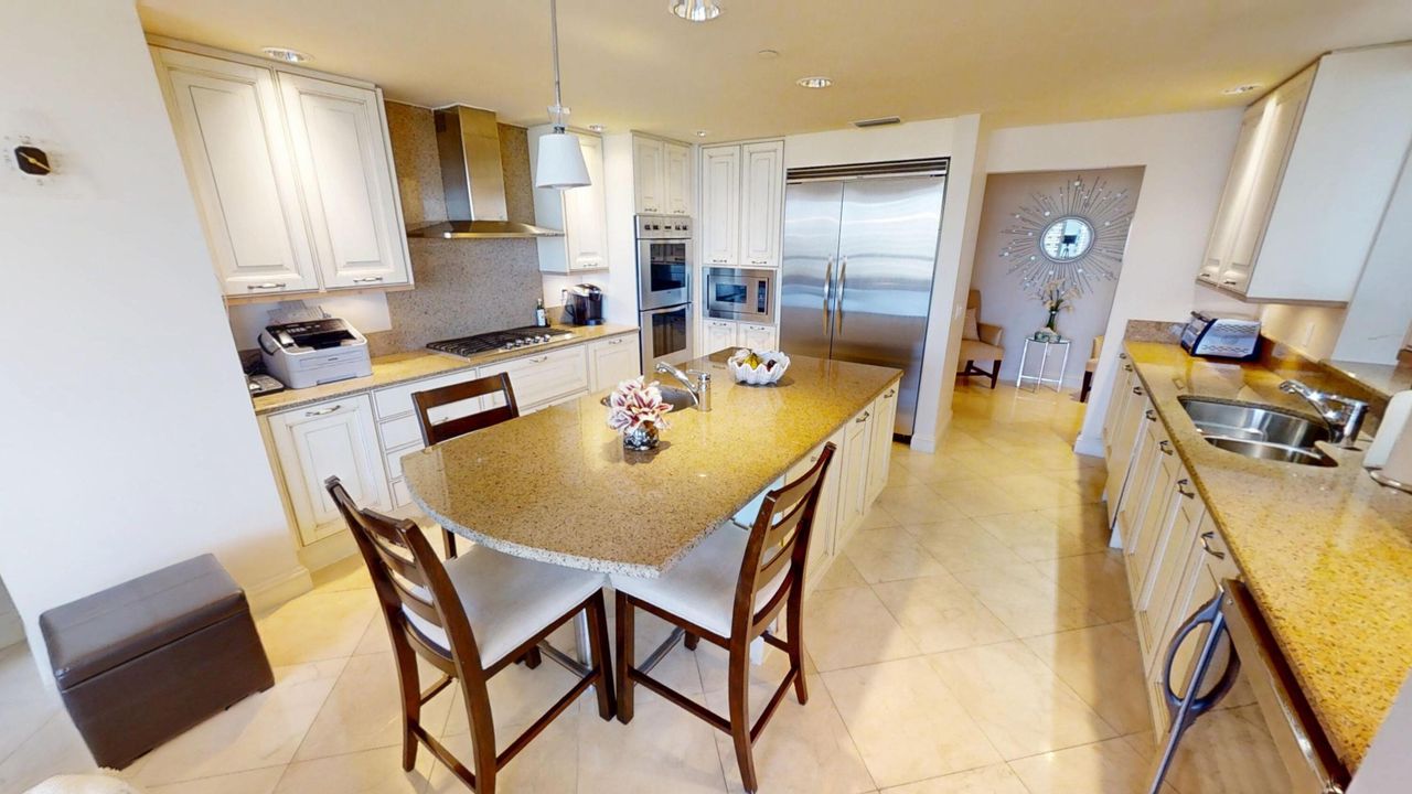 For Sale: $2,800,000 (3 beds, 3 baths, 2801 Square Feet)