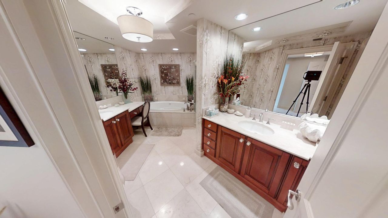 For Sale: $2,800,000 (3 beds, 3 baths, 2801 Square Feet)