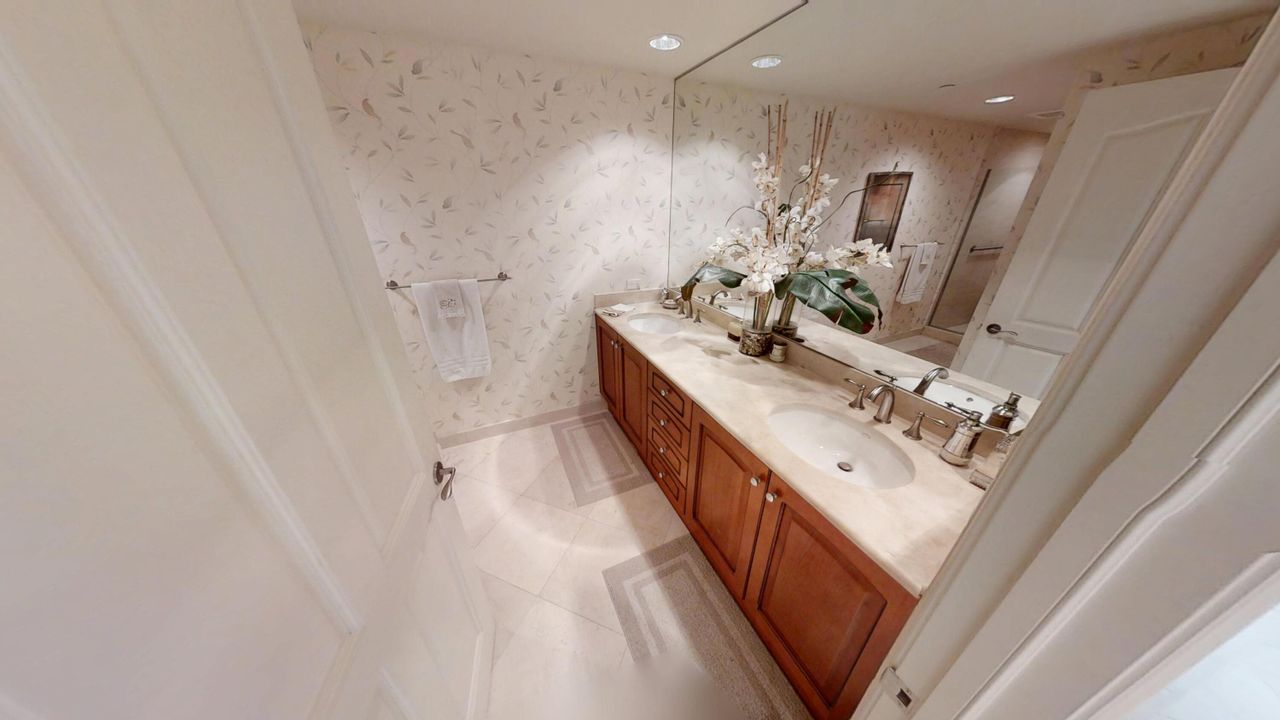 For Sale: $2,800,000 (3 beds, 3 baths, 2801 Square Feet)