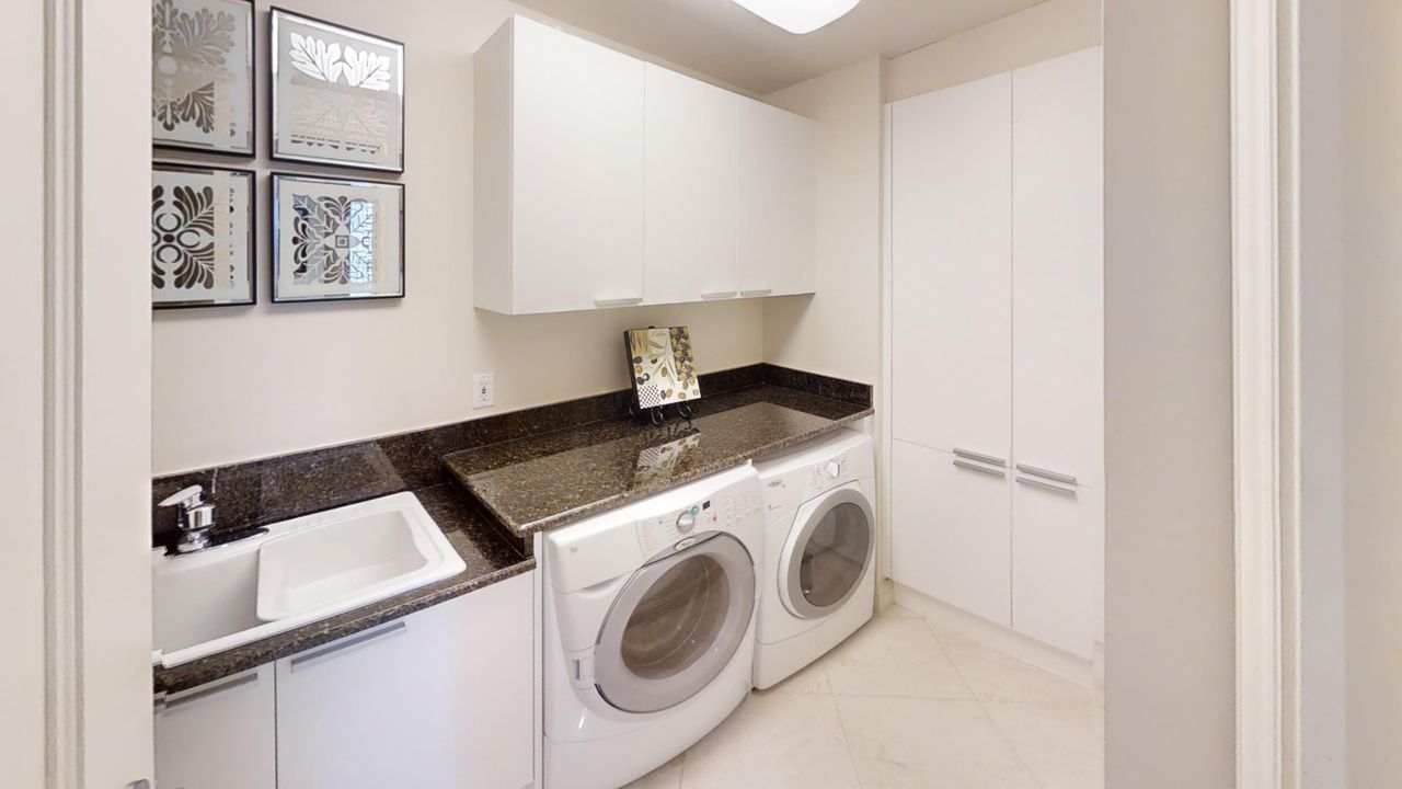 For Sale: $2,800,000 (3 beds, 3 baths, 2801 Square Feet)