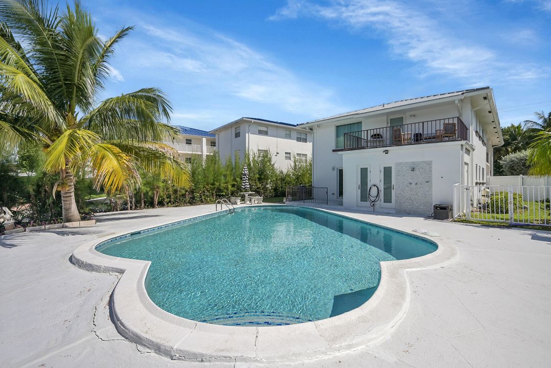 For Rent: $6,500 (3 beds, 2 baths, 1766 Square Feet)