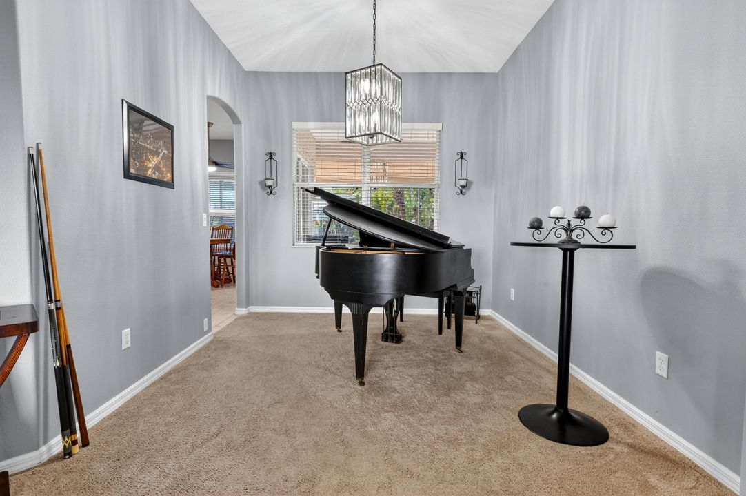 For Sale: $475,000 (4 beds, 2 baths, 2850 Square Feet)