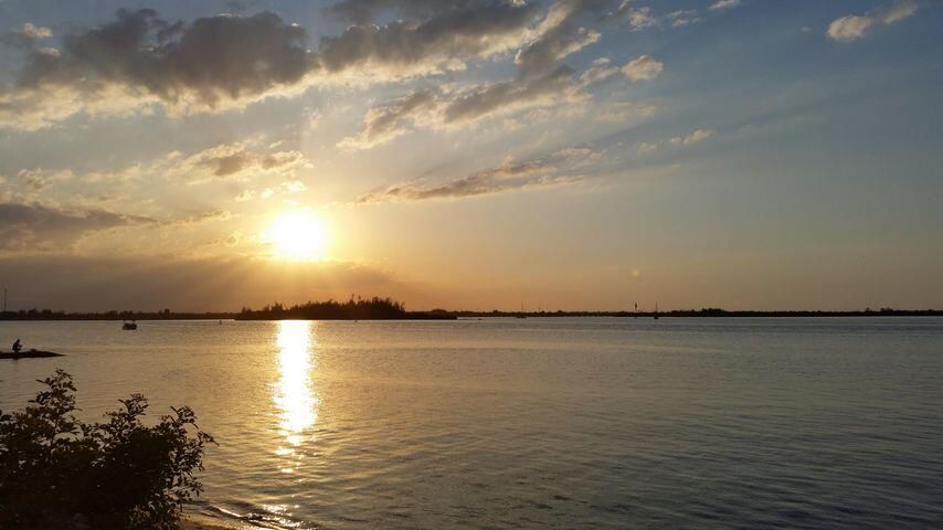 For Sale: $727,700 (3 beds, 2 baths, 1777 Square Feet)