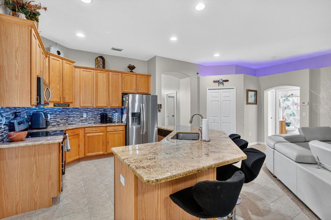 For Sale: $475,000 (4 beds, 2 baths, 2850 Square Feet)