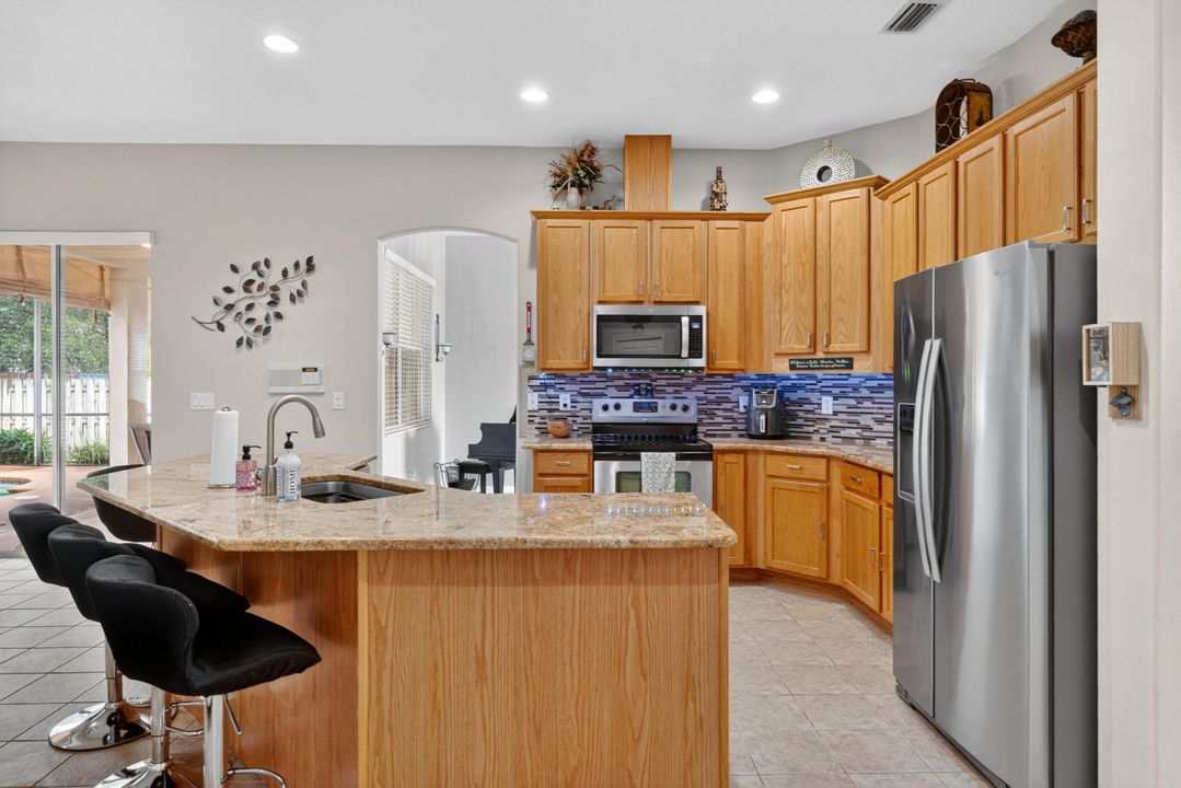 For Sale: $475,000 (4 beds, 2 baths, 2850 Square Feet)