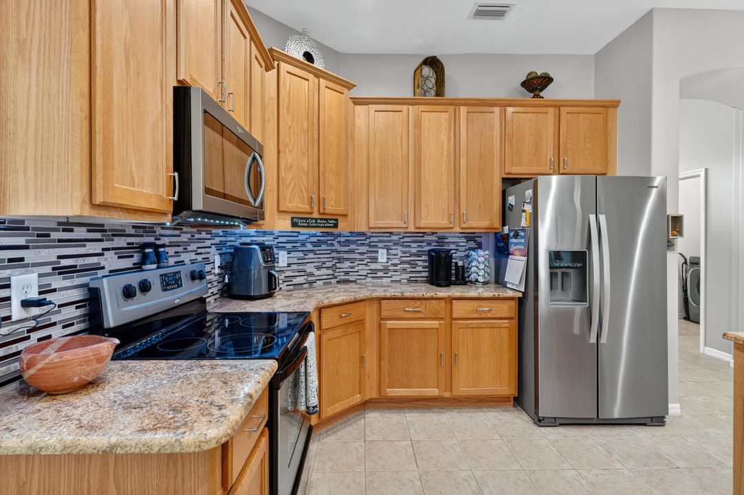 For Sale: $475,000 (4 beds, 2 baths, 2850 Square Feet)