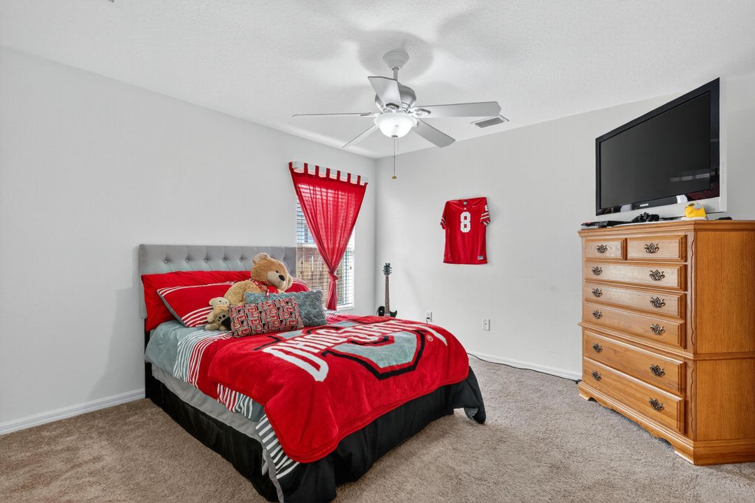 For Sale: $475,000 (4 beds, 2 baths, 2850 Square Feet)