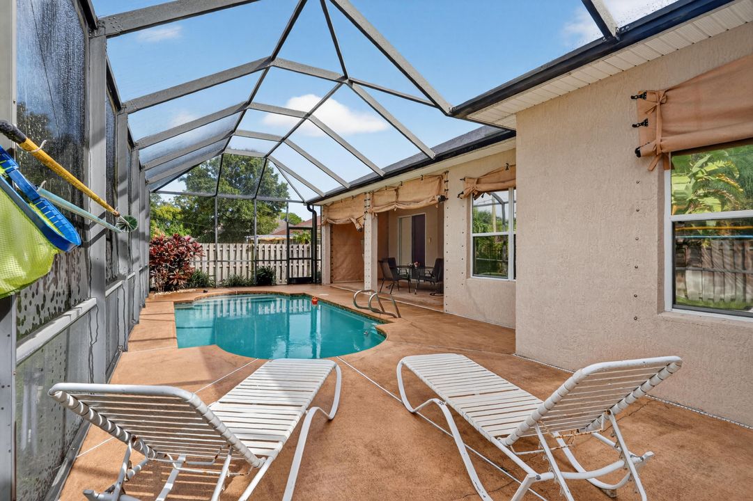 For Sale: $475,000 (4 beds, 2 baths, 2850 Square Feet)