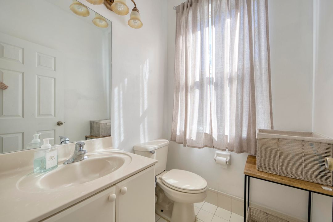 Activo con contrato: $350,000 (4 camas, 3 baños, 1988 Pies cuadrados)