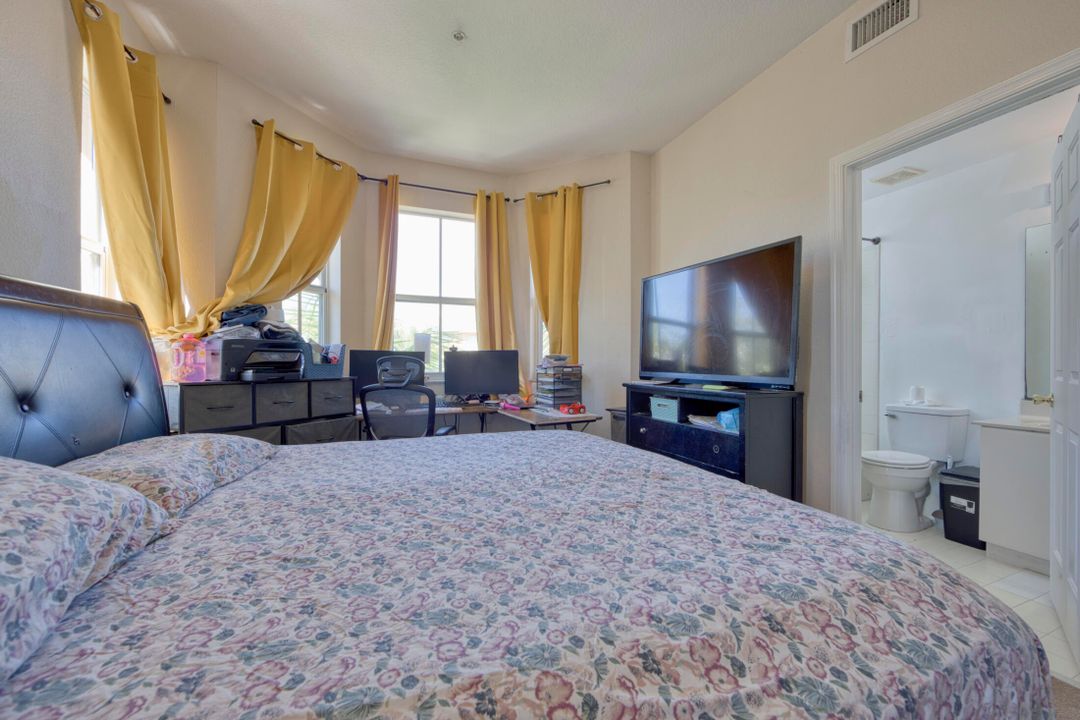 Activo con contrato: $350,000 (4 camas, 3 baños, 1988 Pies cuadrados)