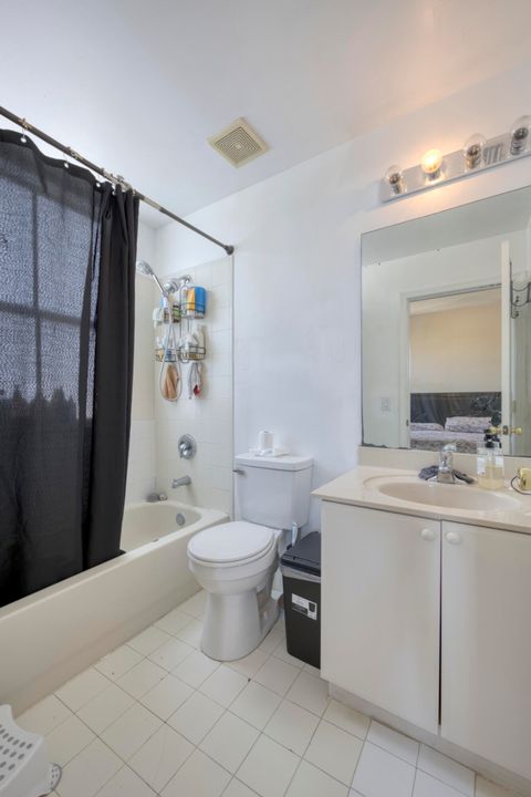 Activo con contrato: $350,000 (4 camas, 3 baños, 1988 Pies cuadrados)