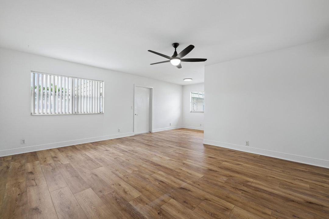 待售: $84,900 (2 贝兹, 2 浴室, 880 平方英尺)