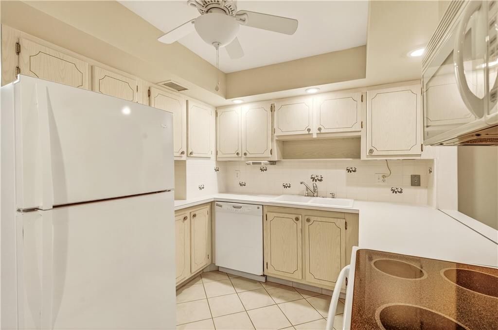 待售: $375,000 (2 贝兹, 2 浴室, 1440 平方英尺)