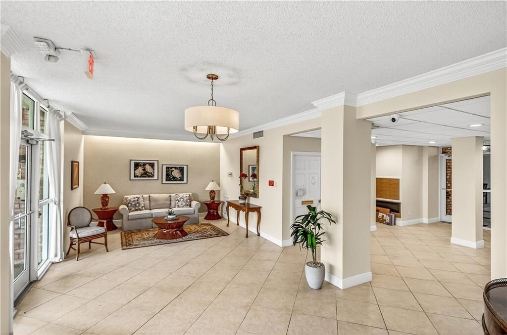 待售: $375,000 (2 贝兹, 2 浴室, 1440 平方英尺)