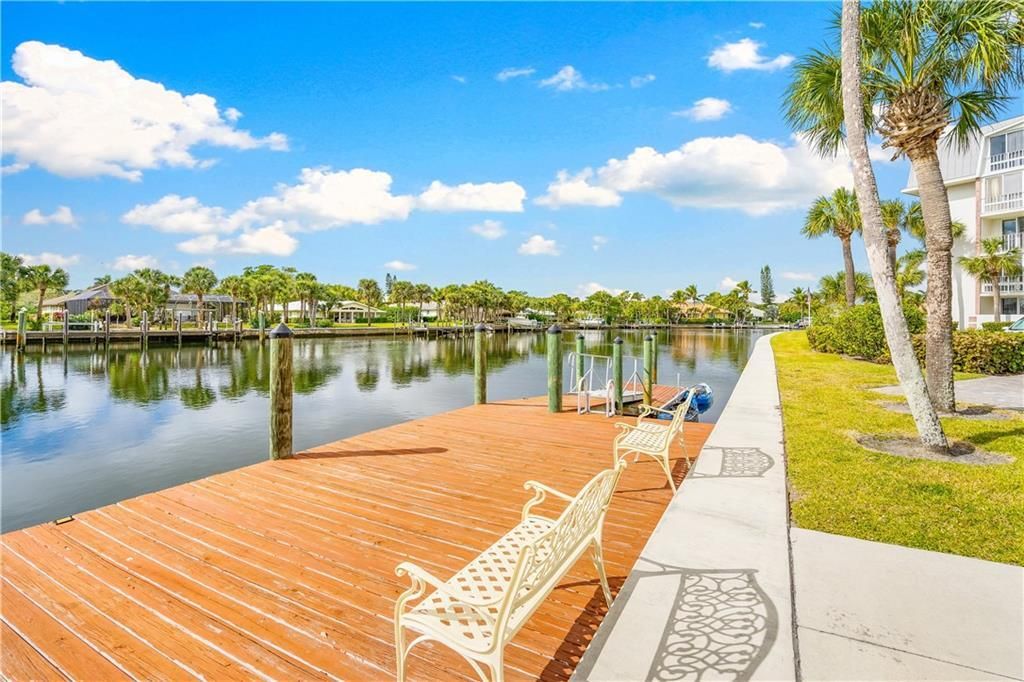 待售: $375,000 (2 贝兹, 2 浴室, 1440 平方英尺)