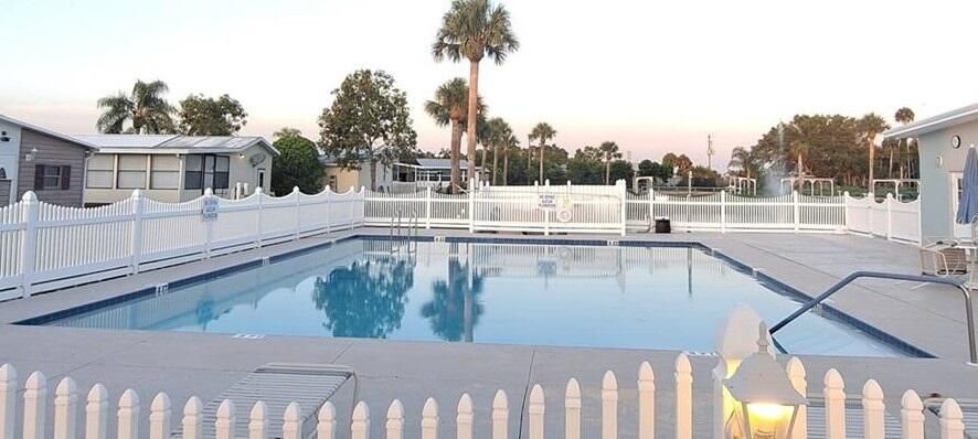 For Sale: $159,000 (2 beds, 2 baths, 1329 Square Feet)