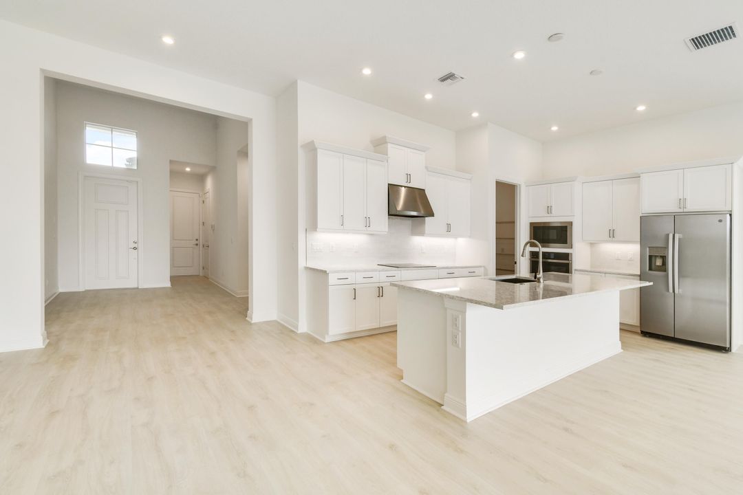 Active With Contract: $539,990 (4 beds, 3 baths, 2129 Square Feet)