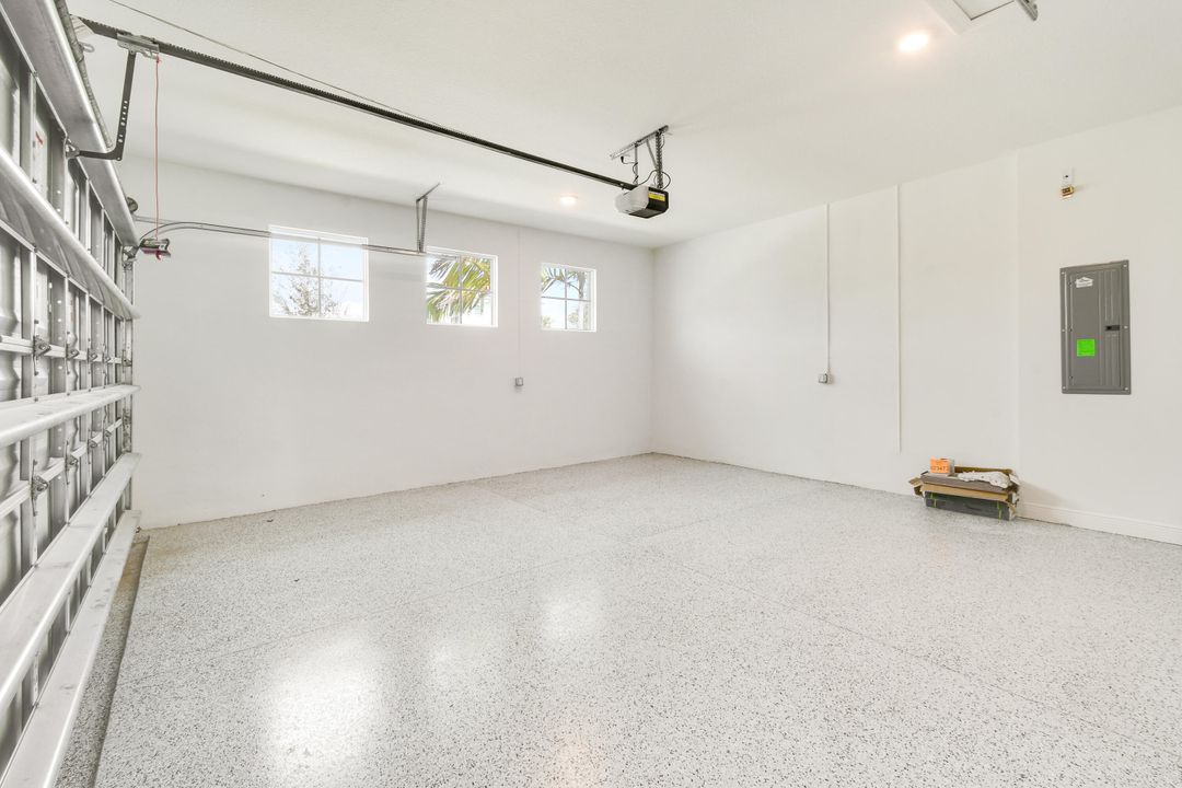 Active With Contract: $539,990 (4 beds, 3 baths, 2129 Square Feet)