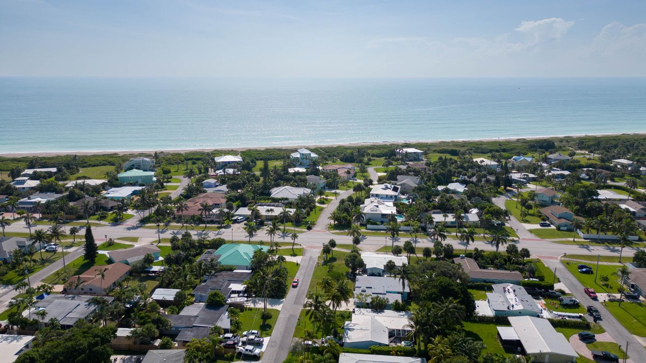 For Rent: $2,950 (3 beds, 2 baths, 1764 Square Feet)