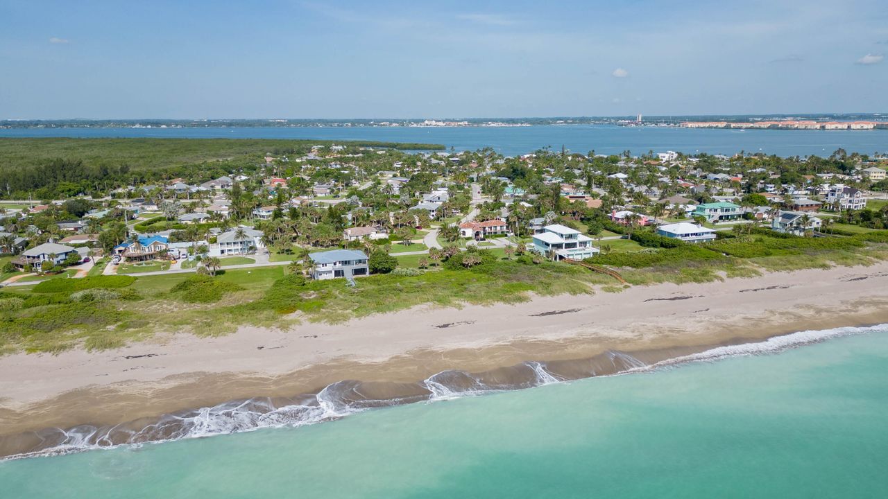 For Rent: $2,950 (3 beds, 2 baths, 1764 Square Feet)