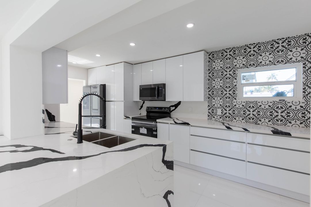 For Rent: $2,950 (3 beds, 2 baths, 1764 Square Feet)