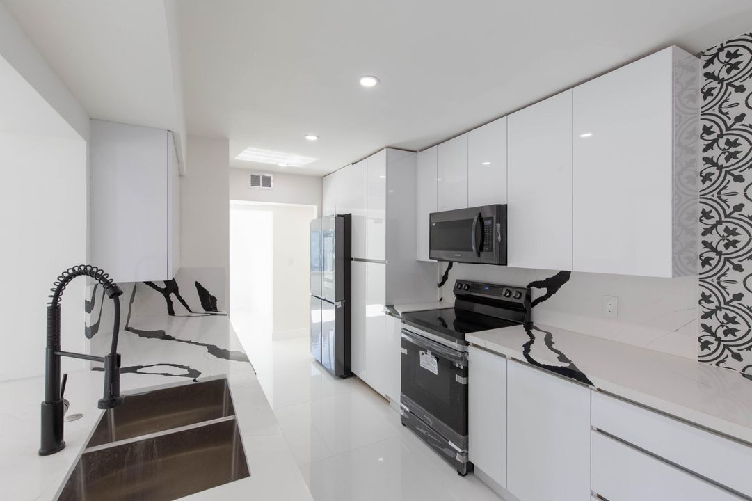 For Rent: $2,950 (3 beds, 2 baths, 1764 Square Feet)