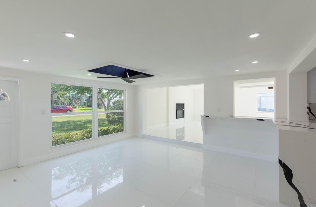 For Rent: $2,950 (3 beds, 2 baths, 1764 Square Feet)