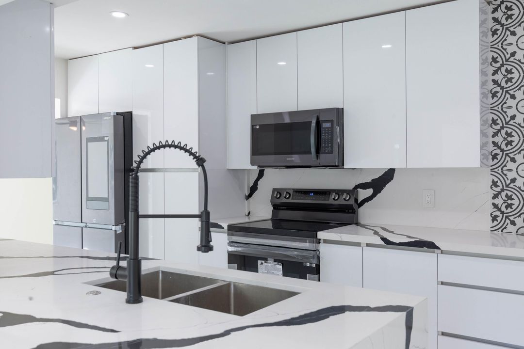 For Rent: $2,950 (3 beds, 2 baths, 1764 Square Feet)