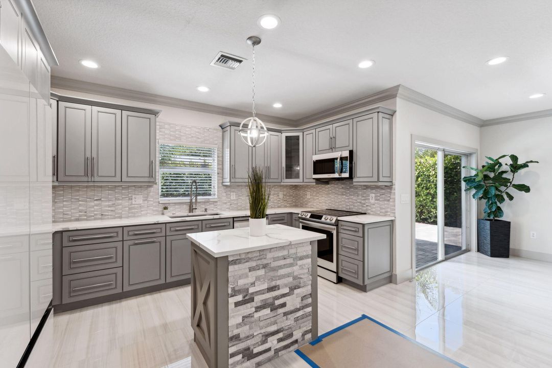 Activo con contrato: $1,149,000 (4 camas, 2 baños, 2034 Pies cuadrados)