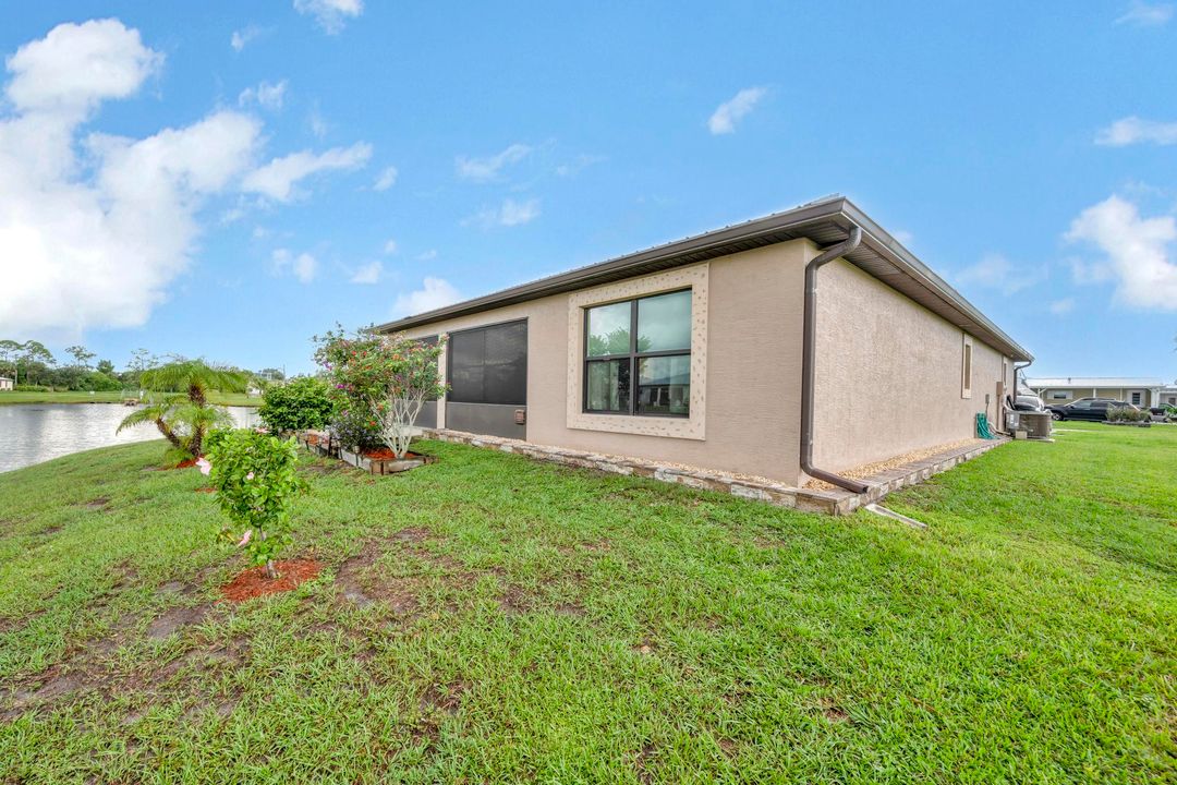 For Sale: $265,000 (2 beds, 2 baths, 1451 Square Feet)