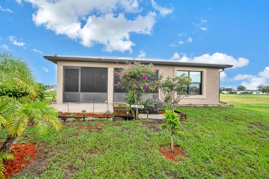 For Sale: $265,000 (2 beds, 2 baths, 1451 Square Feet)