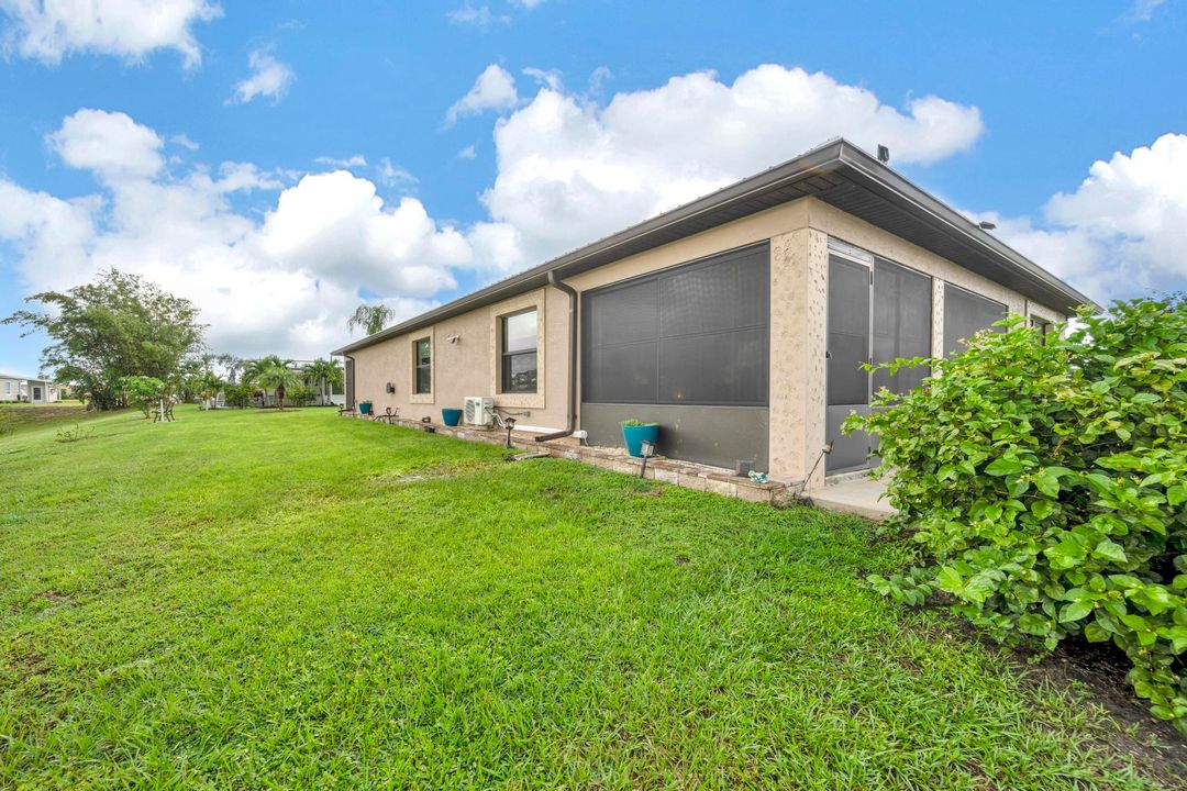 For Sale: $265,000 (2 beds, 2 baths, 1451 Square Feet)