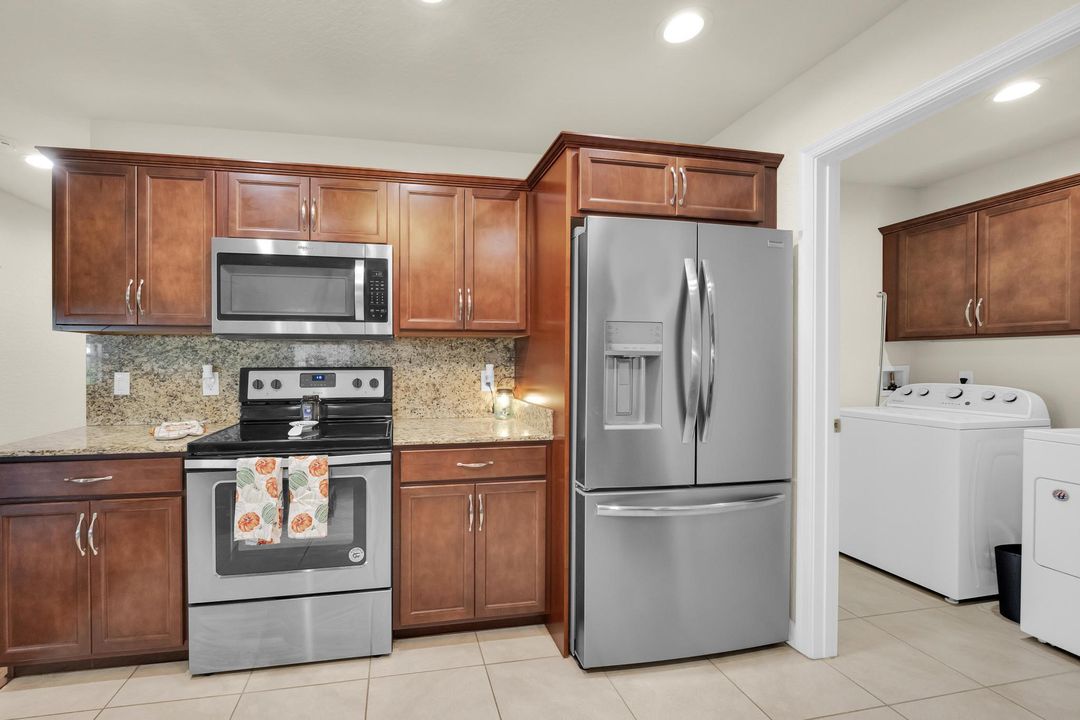 For Sale: $265,000 (2 beds, 2 baths, 1451 Square Feet)
