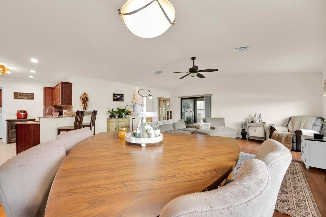 For Sale: $265,000 (2 beds, 2 baths, 1451 Square Feet)