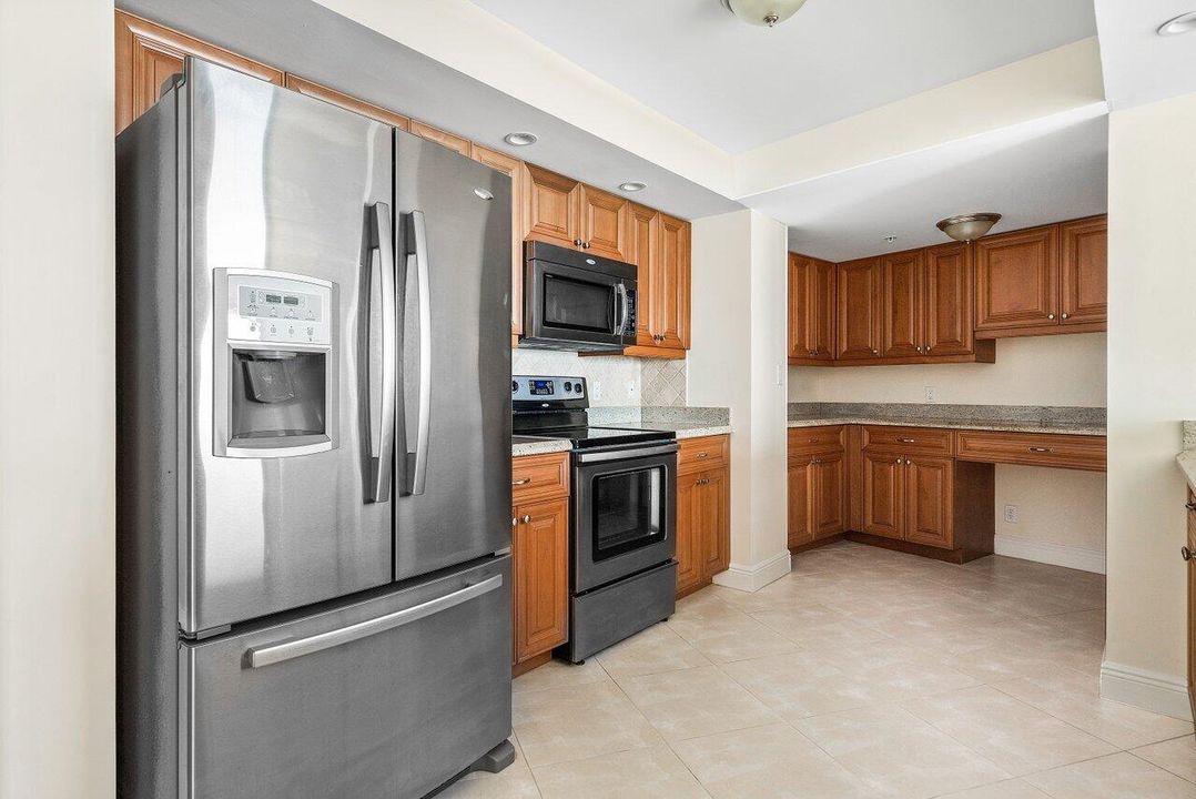 出租: $5,000 (2 贝兹, 2 浴室, 1468 平方英尺)