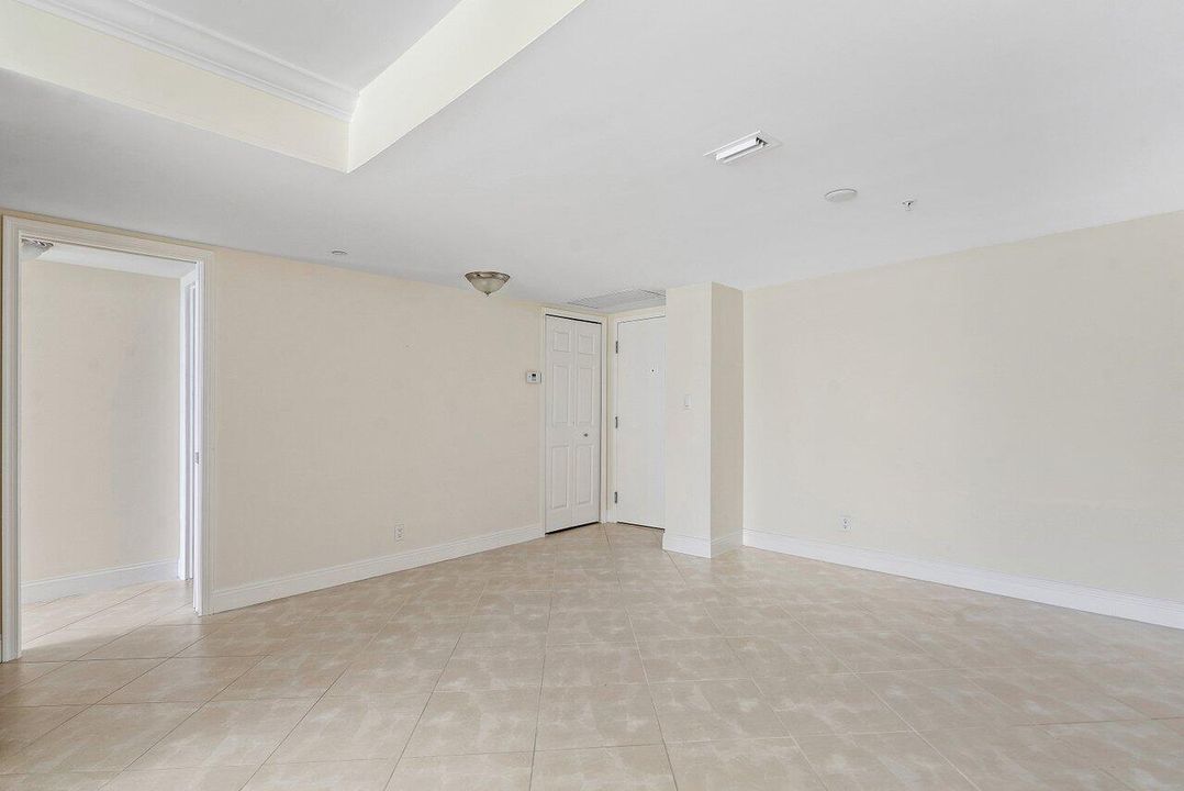 出租: $5,000 (2 贝兹, 2 浴室, 1468 平方英尺)