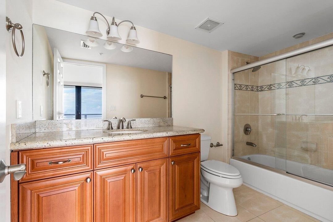 出租: $5,000 (2 贝兹, 2 浴室, 1468 平方英尺)