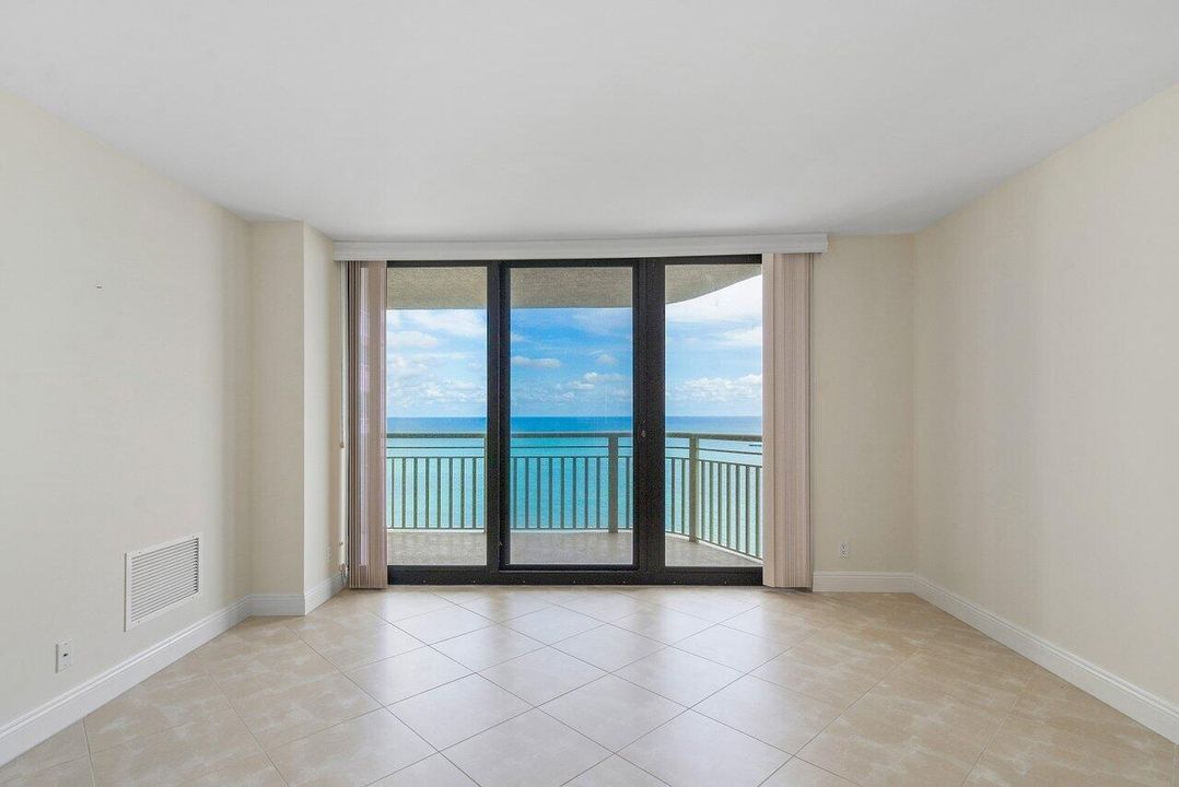 出租: $5,000 (2 贝兹, 2 浴室, 1468 平方英尺)