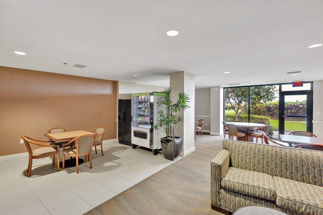 出租: $5,000 (2 贝兹, 2 浴室, 1468 平方英尺)