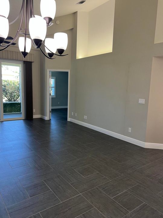 For Sale: $599,000 (2 beds, 2 baths, 1488 Square Feet)