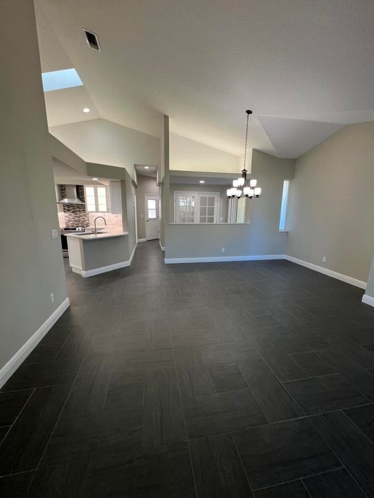 For Sale: $599,000 (2 beds, 2 baths, 1488 Square Feet)