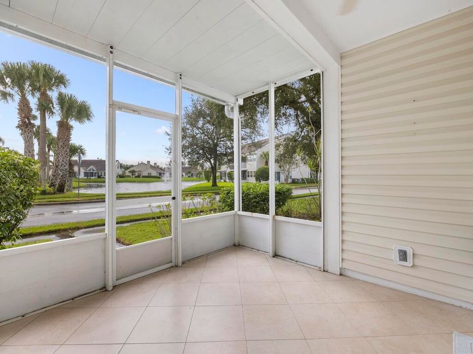 На продажу: $249,900 (3 спален, 2 ванн, 1180 Квадратных фут)