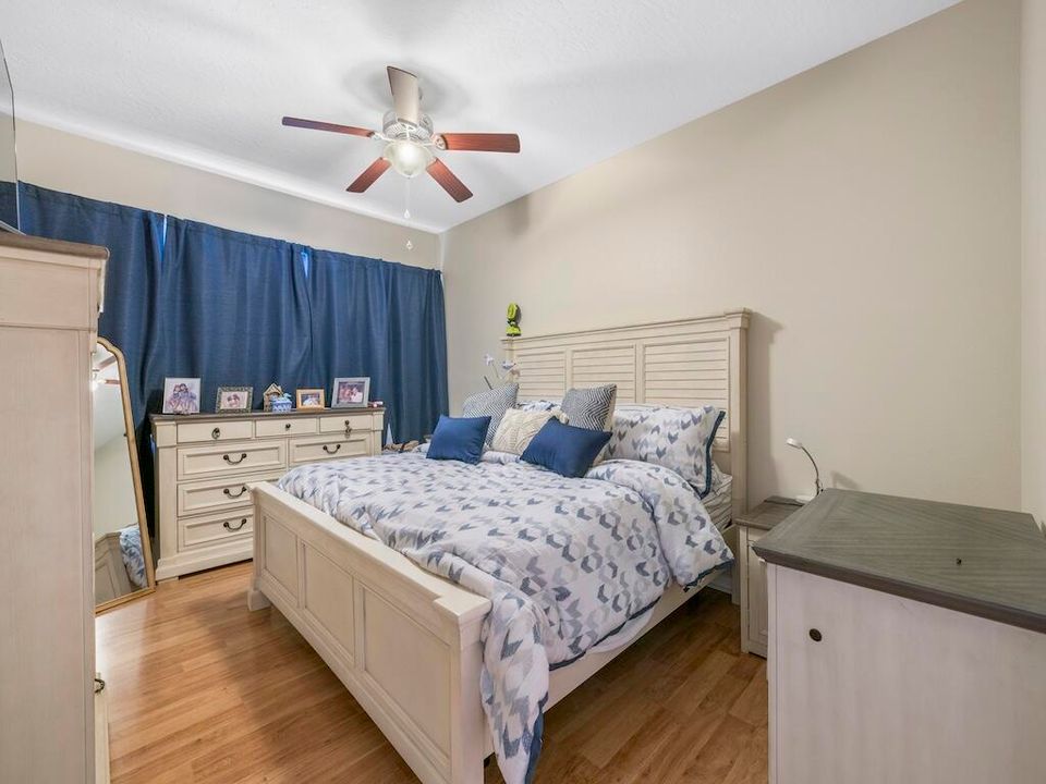 На продажу: $249,900 (3 спален, 2 ванн, 1180 Квадратных фут)